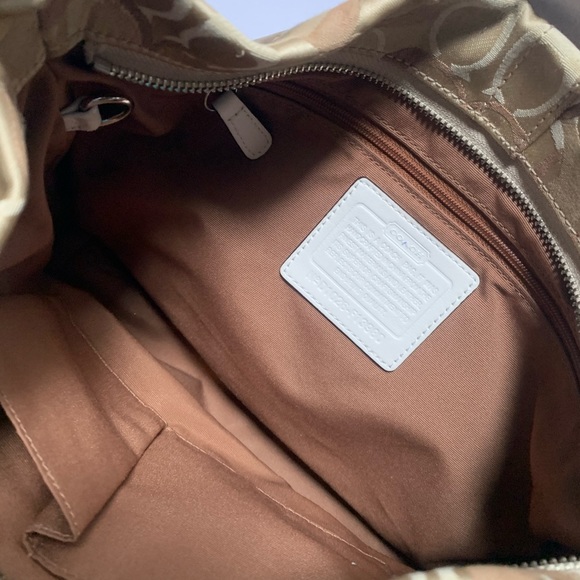 Coach• signature medium Carly bag gold and white - Picture 14 of 14